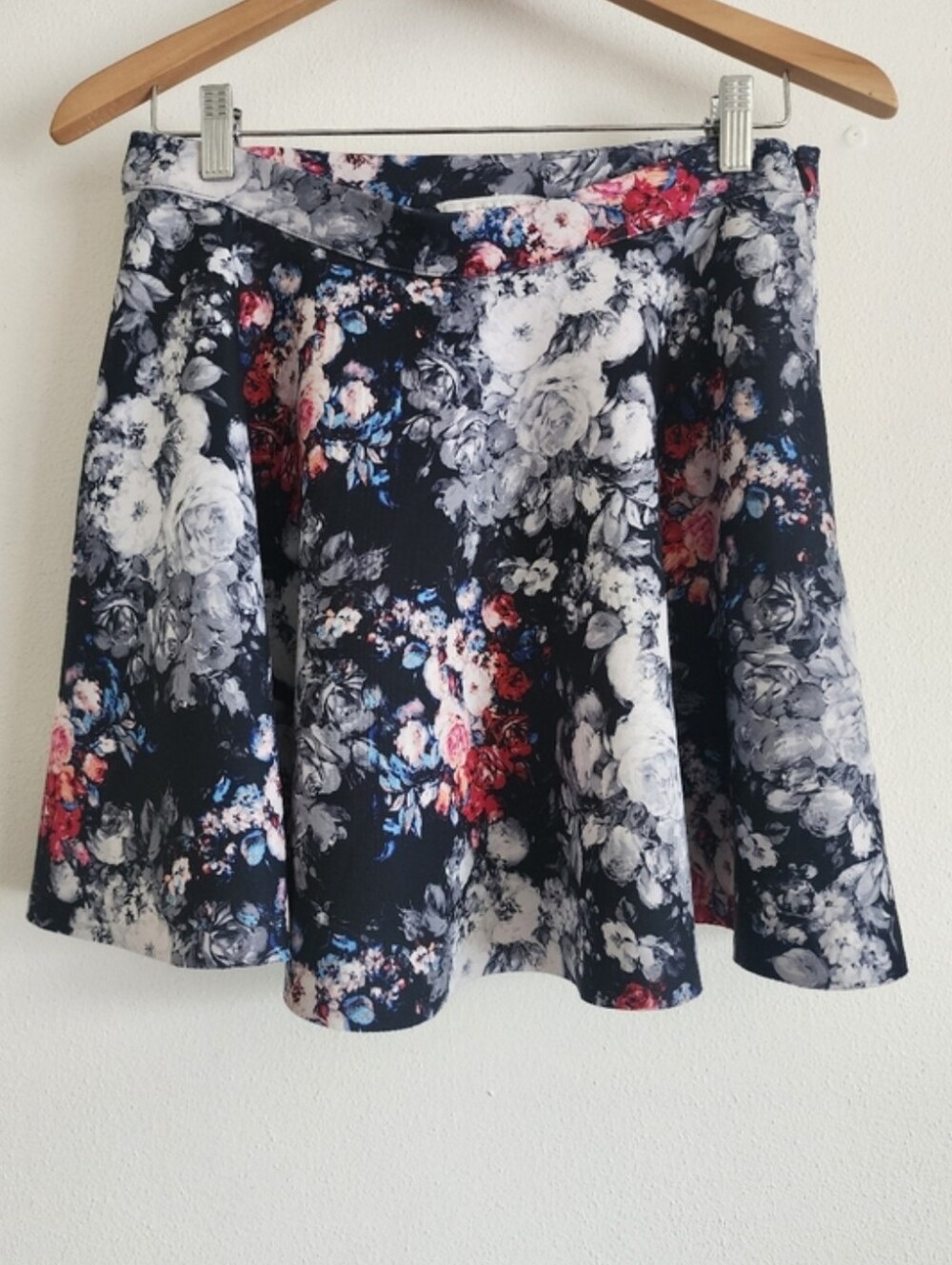 Abercrombie Fitch Floral Scuba Mini Skirt Large Black Pink Blue Painterly Art - Picture 2 of 8